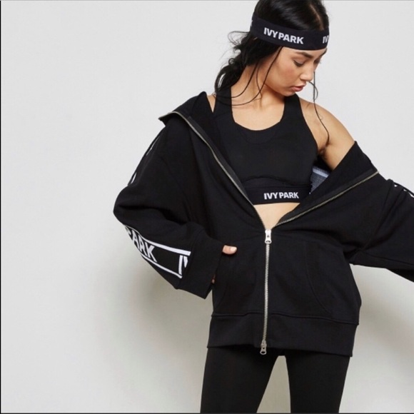 NWT IVY PARK Racerback logo sport bra Black - Picture 10 of 10